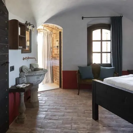 Rocca Di Hotel Arignano